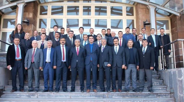 AHLAT’TA EĞİTİM DEĞERLENDİRME TOPLANTISI