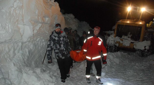 AHLAT'TA 6 SAATLİK HASTA KURTARMA OPERASYONU