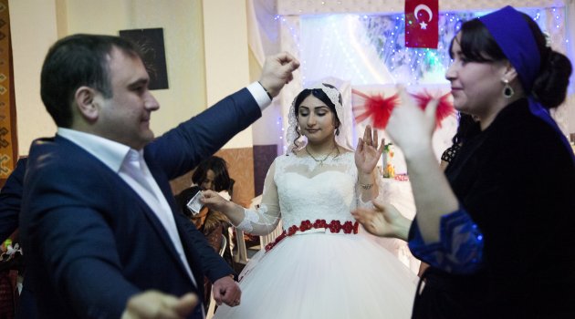 Anavatanda düğün heyecanı