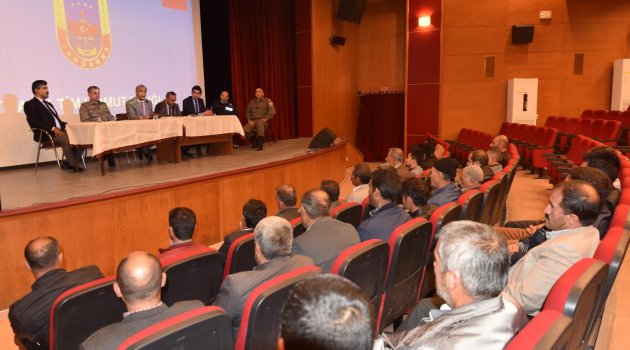 ÖĞRENCİ SERVİS ŞOFÖRLERİNE BİLGİLENDİRME SEMİNERİ