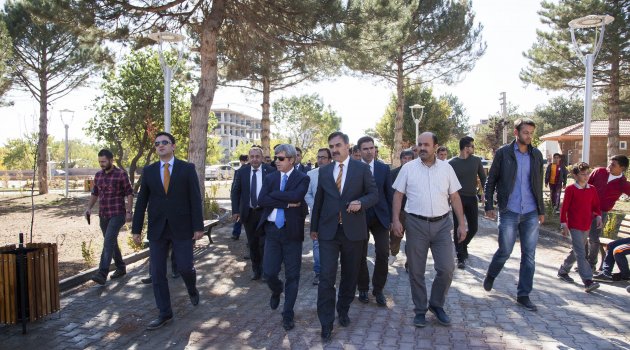 Vali Çınar Ahlat'taki yatırımları inceledi